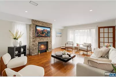 8 Dean Court, Rutherford, NJ 07070 - Photo 2