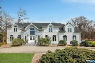 718 Highwoods Dr, Franklin Lakes, NJ 07417 - Photo 2