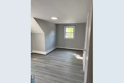 484 Shaler Boulevard 2 #2, Ridgefield, NJ 07657 - Photo 4