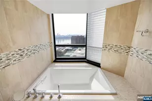 800 Palisade Ave 1903, Fort Lee, NJ 07024 - Photo 32