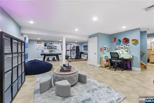 50 Hemlock Dr, Paramus, NJ 07652 - Photo 34