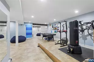 50 Hemlock Dr, Paramus, NJ 07652 - Photo 30