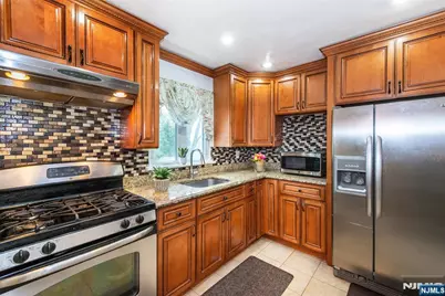 278 Marvin Avenue, Hackensack, NJ 07601 - Photo 4