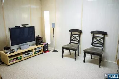 8 Markham Circle, Englewood, NJ 07631 - Photo 14