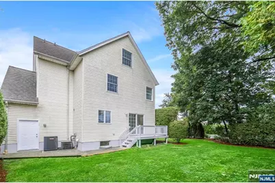 519 Summit Avenue, Fort Lee, NJ 07024 - Photo 40