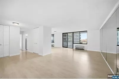 300 Winston 807 #807, Cliffside Park, NJ 07010 - Photo 4