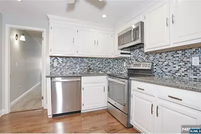 521 Piermont Avenue 306A #306A, River Vale Township, NJ 07675 - Photo 10