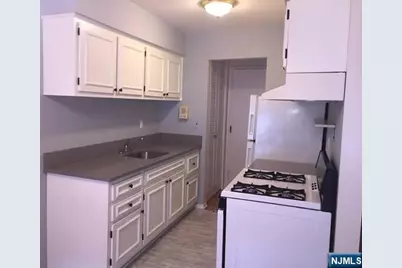 712 Cedar Lane 2 #2, Teaneck Township, NJ 07666 - Photo 12