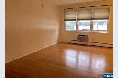 712 Cedar Lane 2 #2, Teaneck Township, NJ 07666 - Photo 4