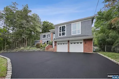 1414 Whipporwill Way, Mountainside, NJ 07092 - Photo 4