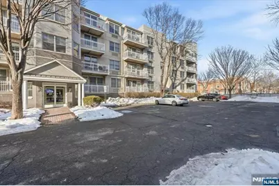 15 Freedom Way 412 #412, Jersey City, NJ 07305 - Photo 30