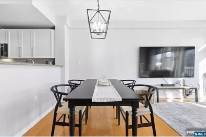 15 Freedom Way 412 #412, Jersey City, NJ 07305 - Photo 4