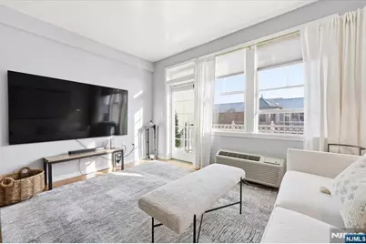 15 Freedom Way 412 #412, Jersey City, NJ 07305 - Photo 2
