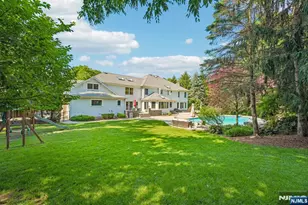 416 Devonshire Dr, Franklin Lakes, NJ 07417 - Photo 46