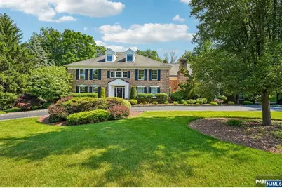 416 Devonshire Drive, Franklin Lakes, NJ 07417 - Photo 2