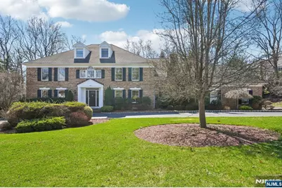 416 Devonshire Drive, Franklin Lakes, NJ 07417 - Photo 2