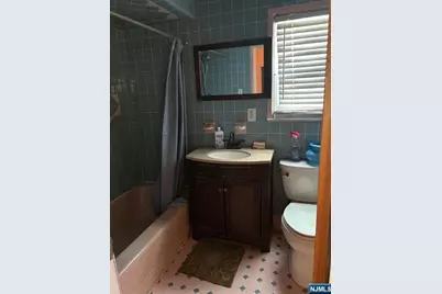 521 Olympia Avenue, Cliffside Park, NJ 07010 - Photo 4