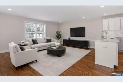 20 Zazzetti Street 3 #3, Waldwick, NJ 07463 - Photo 4