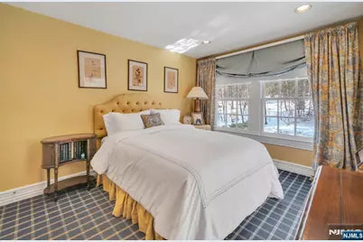 211 Highwood Avenue, Tenafly, NJ 07670 - Photo 22