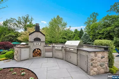 211 Highwood Avenue, Tenafly, NJ 07670 - Photo 32