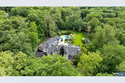 211 Highwood Avenue, Tenafly, NJ 07670 - Photo 2