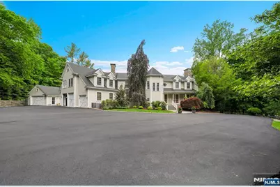 211 Highwood Avenue, Tenafly, NJ 07670 - Photo 44