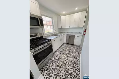 293 Elmwood Avenue A #A, Maplewood, NJ 07040 - Photo 2