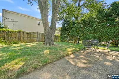 100 Cortland Place, Tenafly, NJ 07670 - Photo 18