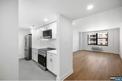 2 Constitution Court 1001 #1001, Hoboken, NJ 07030 - Photo 8