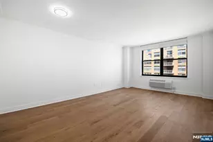 2 Constitution Ct 1001, Hoboken, NJ 07030 - Photo 4