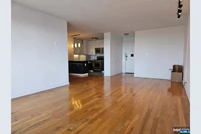 2077 Center Avenue 17D #17D, Fort Lee, NJ 07024 - Photo 10