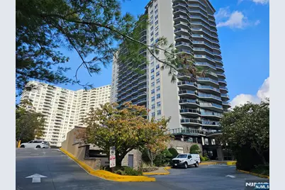 2077 Center Avenue 17D #17D, Fort Lee, NJ 07024 - Photo 1