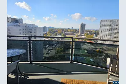 2077 Center Avenue 17D #17D, Fort Lee, NJ 07024 - Photo 8