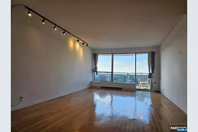2077 Center Avenue 17D #17D, Fort Lee, NJ 07024 - Photo 6