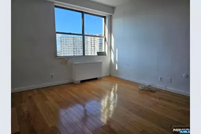 2077 Center Avenue 17D #17D, Fort Lee, NJ 07024 - Photo 16