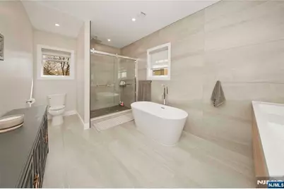 66 Knollwood Drive, Paramus, NJ 07652 - Photo 18