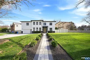 66 Knollwood Dr, Paramus, NJ 07652 - Photo 2