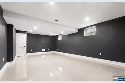 66 Knollwood Drive, Paramus, NJ 07652 - Photo 28