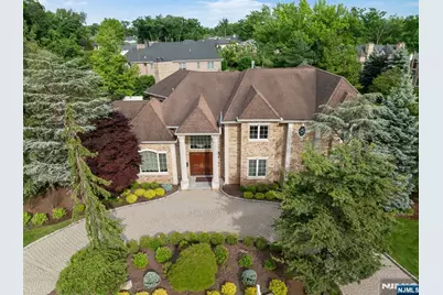 27 Roberts Road, Englewood Cliffs, NJ 07632 - Photo 2