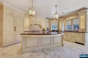 27 Roberts Rd, Englewood Cliffs, NJ 07632 - Photo 8