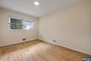 833 Koman Dr, Paramus, NJ 07652 - Photo 22