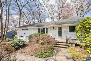 833 Koman Dr, Paramus, NJ 07652 - Photo 2