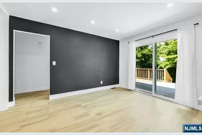 21-15 Exeter, Fair Lawn, NJ 07410 - Photo 8