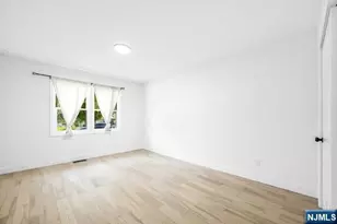 21-15 Exeter, Fair Lawn, NJ 07410 - Photo 18