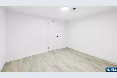 21-15 Exeter, Fair Lawn, NJ 07410 - Photo 30