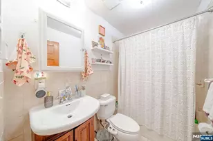 189 Christopher Columbus Dr 1, Jersey City, NJ 07302 - Photo 12