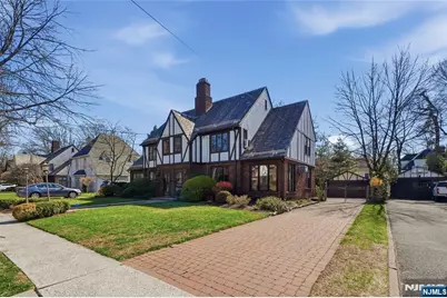 54 Pomander Walk, Ridgewood, NJ 07450 - Photo 2