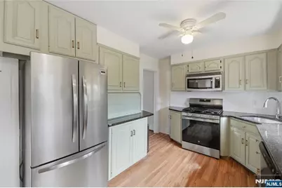 54 Pomander Walk, Ridgewood, NJ 07450 - Photo 8