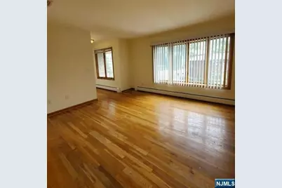 180 Myrtle Avenue, Fort Lee, NJ 07024 - Photo 6