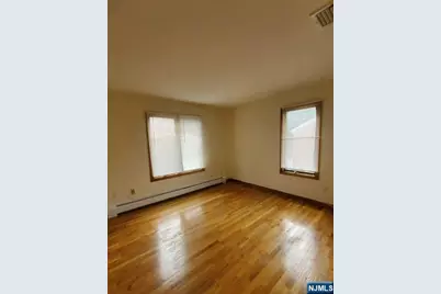 180 Myrtle Avenue, Fort Lee, NJ 07024 - Photo 16